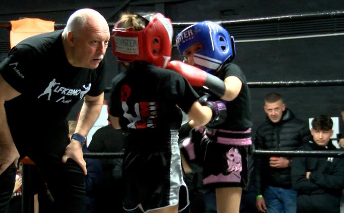C Local : gala de boxe éducative à Châtelet