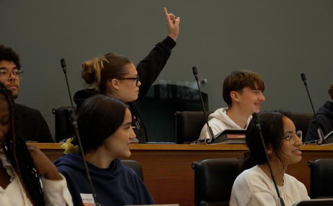 Quand des élèves prennent les sièges des députés wallons