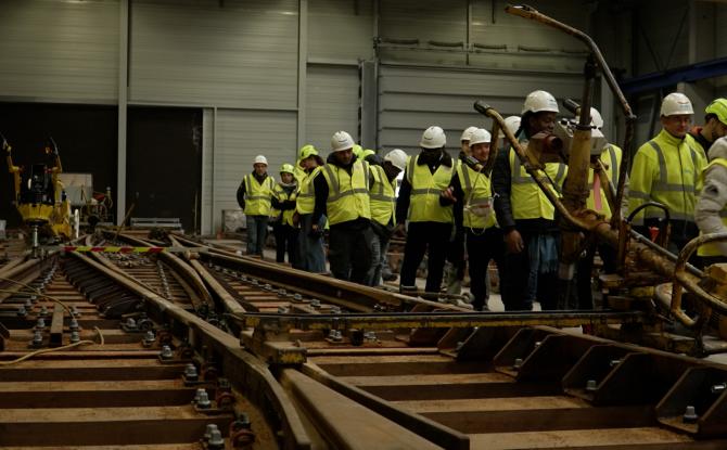 Des stagiaires de la MIREC ont visité l’atelier d’Infrabel de Bascoup