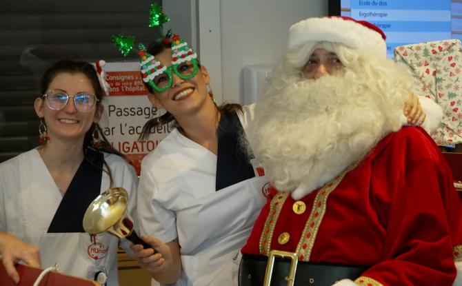 Un air de fête dans les couloirs de l’hôpital Léonard de Vinci