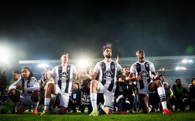 Coupe de Belgique: un doublé de Guiagon permet à Charleroi d'éliminer le Club de Bruges et de filer en demies