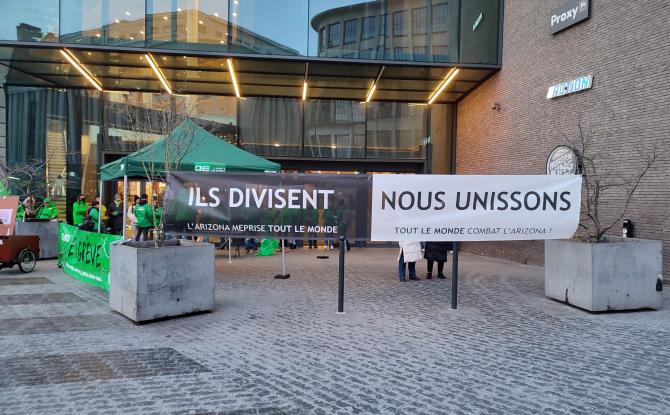 Centre commerciaux bloqués et grève dans certaines entreprises à Charleroi
