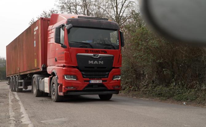 Marchienne: Les riverains de la rue de la Station de la Sambre en ont marre des camions