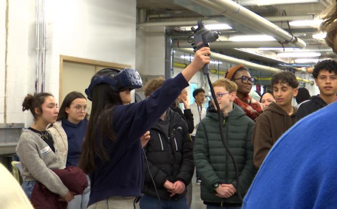 À Charleroi, 800 élèves relèvent un défi " 24 métiers en speed testing "
