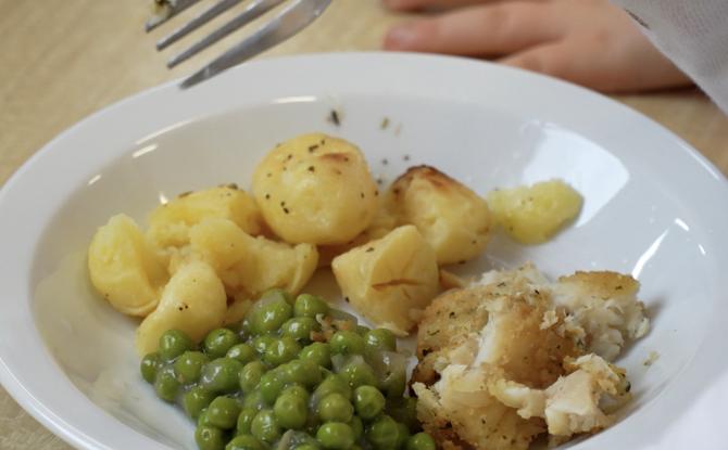 La Ville de Charleroi appelle l'ensemble des partis à sauver les repas scolaires gratuits