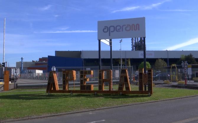 Aperam et des élèves de l’enseignement spécialisé créent un hôtel à insectes