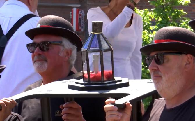 La Confrérie du Doigt d'Alzon fête ses 10 ans et crée un Musée du Doigt à Charleroi !