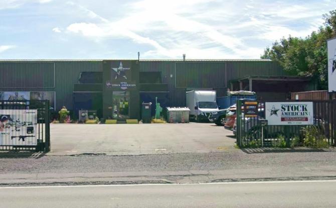 Des armes dérobées lors d'un cambriolage au Stock Américain de Gosselies