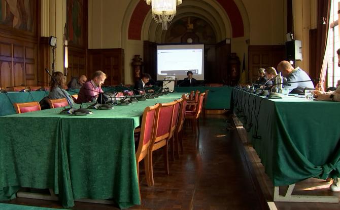Charleroi boucle 2025 en boni, mais reste sous pression financière