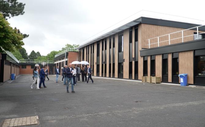 Charleroi : une école inaugurée au cœur du plus grand contrat énergétique de Belgique