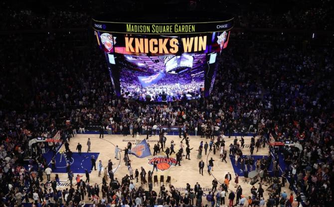Les Dirty Monitor font le show au Madison Square Garden de New-York pour la finale de la NBA