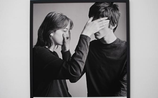 « Éclats de familles » : le Musée de la Photographie explore les multiples visages de la famille
